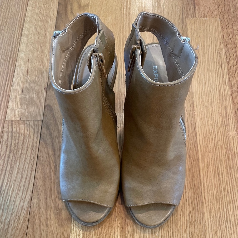 Express Tan Zip Up Heel
